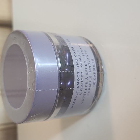 Cindy Crawford Meaningful Beauty 60 Wrinkle Smoothing Capsules - Picture 2 of 2